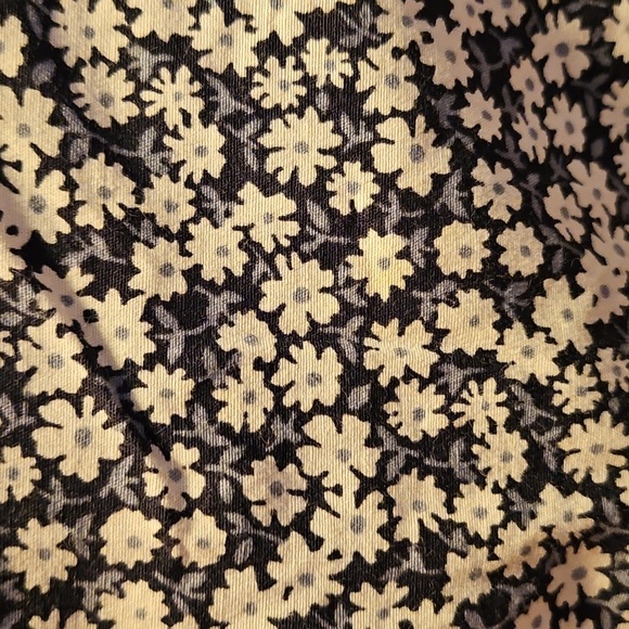 18 Inch Skirt - Picture 2 of 3